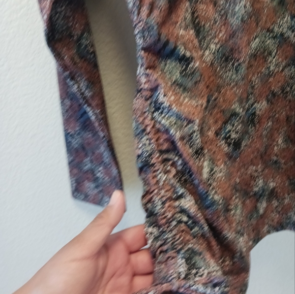 Carved Designs Talora Cruz Top Sz SM Color Mida - Picture 2 of 5